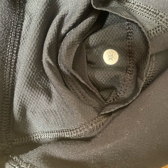 Men's Lululemon Performance Long Sleeve - Picture 7 of 7